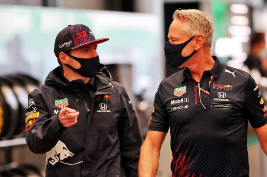 (L to R): Max Verstappen (NLD) Red Bull Racing with Jonathan Wheatley (GBR) Red Bull Racing Team Manager.
13.11.2021. Formula 1 World Championship, Rd 19, Brazilian Grand Prix, Sao Paulo, Brazil, Sprint Race Day.
- www.xpbimages.com, EMail: requests@xpbimages.com © Copyright: Batchelor / XPB Images