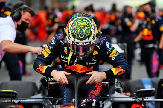 Max Verstappen (NLD) Red Bull Racing RB16B on the grid.
13.11.2021. Formula 1 World Championship, Rd 19, Brazilian Grand Prix, Sao Paulo, Brazil, Sprint Race Day.
- www.xpbimages.com, EMail: requests@xpbimages.com © Copyright: Carezzevoli / XPB Images