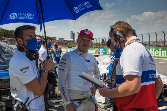 Nikita Mazepin (RUS) Haas F1 Team on the grid.
14.11.2021. Formula 1 World Championship, Rd 19, Brazilian Grand Prix, Sao Paulo, Brazil, Race Day.
- www.xpbimages.com, EMail: requests@xpbimages.com © Copyright: Batchelor / XPB Images