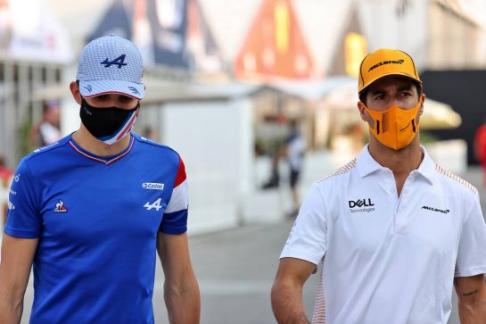 (L to R): Esteban Ocon (FRA) Alpine F1 Team with Daniel Ricciardo (AUS) McLaren.
18.11.2021. Formula 1 World Championship, Rd 20, Qatar Grand Prix, Doha, Qatar, Preparation Day.
- www.xpbimages.com, EMail: requests@xpbimages.com © Copyright: Batchelor / XPB Images