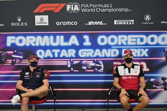(L to R): Max Verstappen (NLD) Red Bull Racing and Antonio Giovinazzi (ITA) Alfa Romeo Racing in the FIA Press Conference.
18.11.2021. Formula 1 World Championship, Rd 20, Qatar Grand Prix, Doha, Qatar, Preparation Day.
- www.xpbimages.com, EMail: requests@xpbimages.com © Copyright: FIA Pool Image for Editorial Use Only