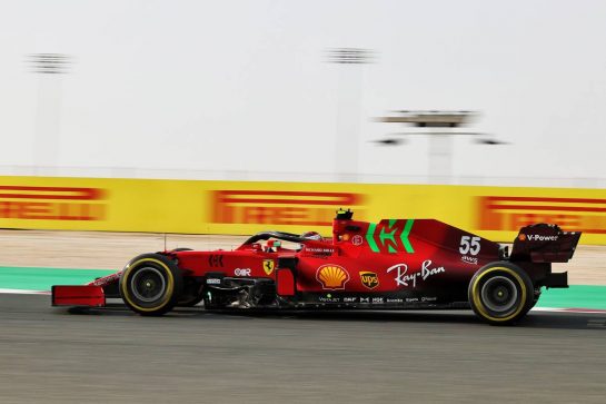 Carlos Sainz Jr (ESP) Ferrari SF-21.
19.11.2021 Formula 1 World Championship, Rd 20, Qatar Grand Prix, Doha, Qatar, Practice Day.
- www.xpbimages.com, EMail: requests@xpbimages.com © Copyright: Moy / XPB Images