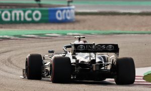 Mercedes' Shovlin dismisses rear wing 'score mark' claims by Red Bull