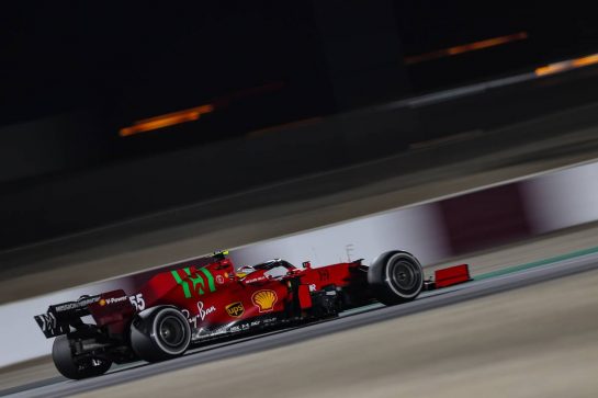 Carlos Sainz Jr (ESP) Ferrari SF-21.
19.11.2021 Formula 1 World Championship, Rd 20, Qatar Grand Prix, Doha, Qatar, Practice Day.
- www.xpbimages.com, EMail: requests@xpbimages.com © Copyright: Charniaux / XPB Images