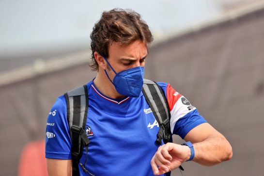 Fernando Alonso (ESP) Alpine F1 Team.
20.11.2021. Formula 1 World Championship, Rd 20, Qatar Grand Prix, Doha, Qatar, Qualifying Day.
- www.xpbimages.com, EMail: requests@xpbimages.com © Copyright: Batchelor / XPB Images