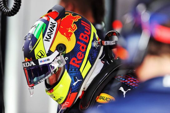 Sergio Perez (MEX) Red Bull Racing.
20.11.2021. Formula 1 World Championship, Rd 20, Qatar Grand Prix, Doha, Qatar, Qualifying Day.
- www.xpbimages.com, EMail: requests@xpbimages.com © Copyright: Batchelor / XPB Images