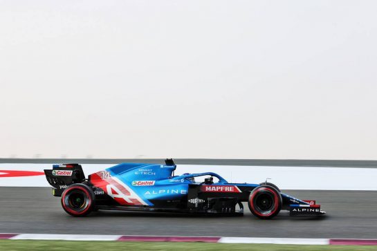 Fernando Alonso (ESP) Alpine F1 Team A521.
20.11.2021. Formula 1 World Championship, Rd 20, Qatar Grand Prix, Doha, Qatar, Qualifying Day.
- www.xpbimages.com, EMail: requests@xpbimages.com © Copyright: Batchelor / XPB Images