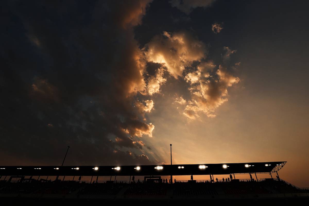 Circuit atmosphere - fans in the grandstand. 20.11.2021. Formula 1 World Championship, Rd 20, Qatar Grand Prix, Doha, Qatar