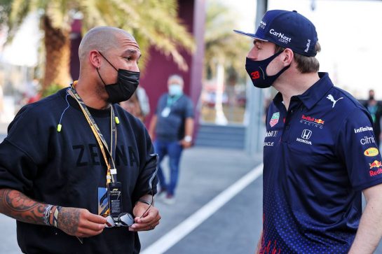 (L to R): Nigel de Jong (NLD) Football Player with Max Verstappen (NLD) Red Bull Racing.
21.11.2021. Formula 1 World Championship, Rd 20, Qatar Grand Prix, Doha, Qatar, Race Day.
- www.xpbimages.com, EMail: requests@xpbimages.com © Copyright: Moy / XPB Images