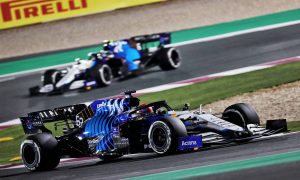 Williams tyre issues partly rooted in 'audacious strategy' – Russell