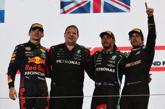 1st place for Lewis Hamilton (GBR) Mercedes AMG F1 W12, 2nd for Max Verstappen (NLD) Red Bull Racing RB16B and 3rd place for Fernando Alonso (ESP) Alpine F1 Team A521.
21.11.2021. Formula 1 World Championship, Rd 20, Qatar Grand Prix, Doha, Qatar, Race Day.
- www.xpbimages.com, EMail: requests@xpbimages.com © Copyright: Batchelor / XPB Images