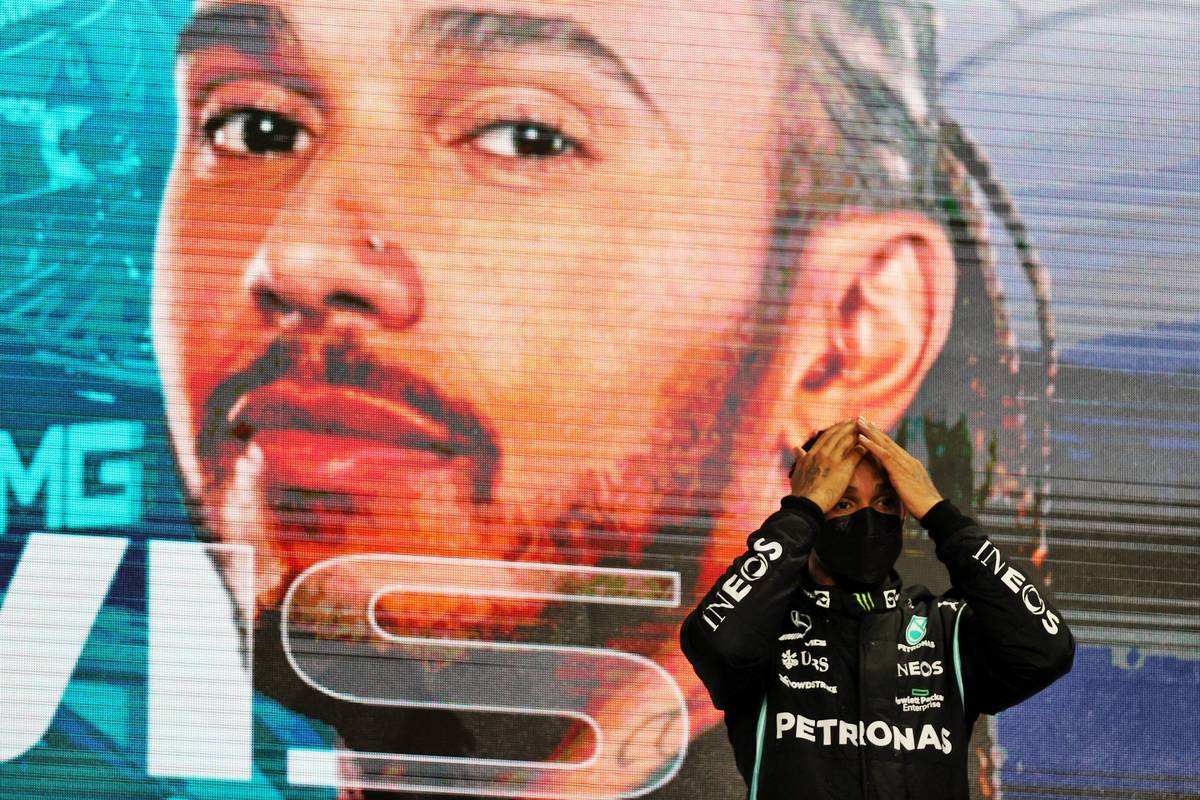 Race winner Lewis Hamilton (GBR) Mercedes AMG F1 celebrates on the podium. 21.11.2021. Formula 1 World Championship, Rd 20, Qatar Grand Prix, Doha