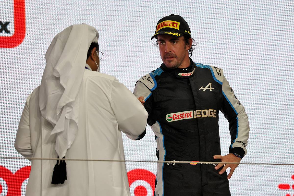 Fernando Alonso (ESP) Alpine F1 Team celebrates his third position on the podium. 21.11.2021. Formula 1 World Championship, Rd 20, Qatar Grand Prix, Doha, Qatar