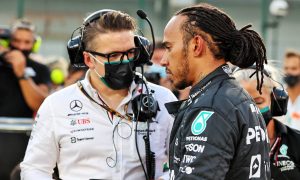 Hamilton holding out on driving sim version of 2022 car