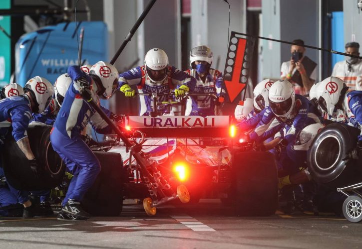 Mick Schumacher (GER) Haas VF-21 makes a pit stop. 21.11.2021. Formula 1 World Championship, Rd 20, Qatar Grand Prix, Doha, Qatar