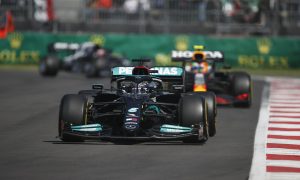 Hamilton clears up post-race comments on Bottas and Perez