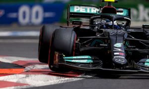 Mercedes sees 'up and down' performance swing in final races