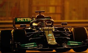 Hamilton quickest in twilight second practice in Abu Dhabi