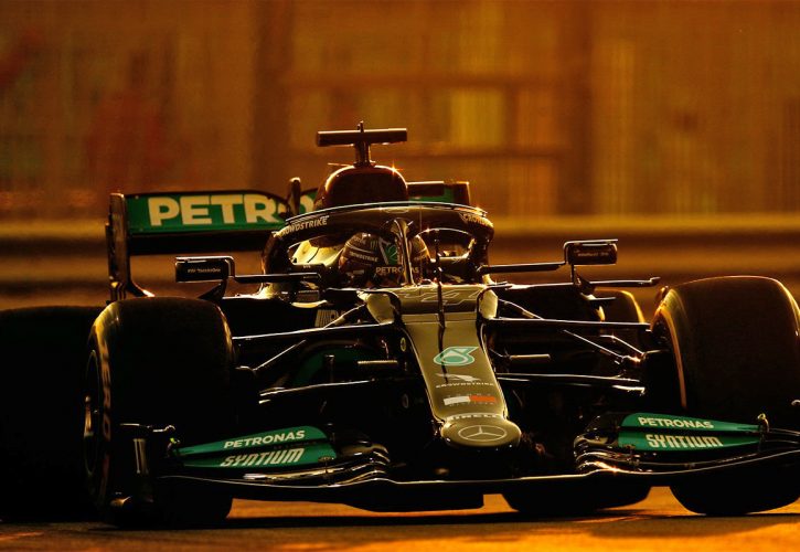 Lewis Hamilton at Abu Dhabi - FP2 - December 10 2021