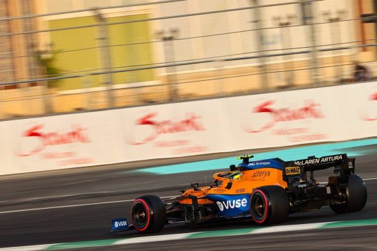 Lando Norris (GBR), McLaren F1 Team 03.12.2021 Formula 1 World Championship, Rd 21, Saudi Arabian Grand Prix, Jeddah, Saudi Arabia, Practice Day.- www.xpbimages.com, EMail: requests@xpbimages.com © Copyright: Charniaux / XPB Images