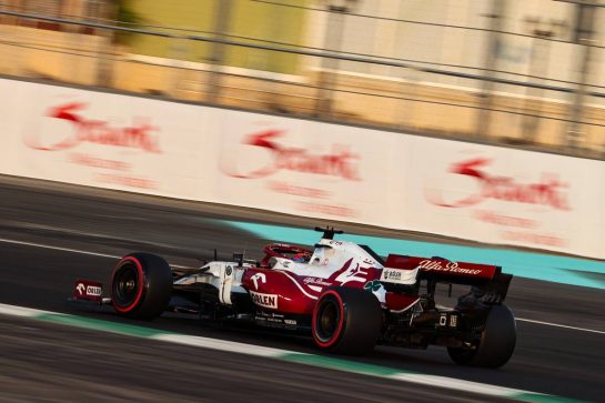 Kimi Raikkonen (FIN), Alfa Romeo Racing 
03.12.2021 Formula 1 World Championship, Rd 21, Saudi Arabian Grand Prix, Jeddah, Saudi Arabia, Practice Day.
- www.xpbimages.com, EMail: requests@xpbimages.com © Copyright: Charniaux / XPB Images