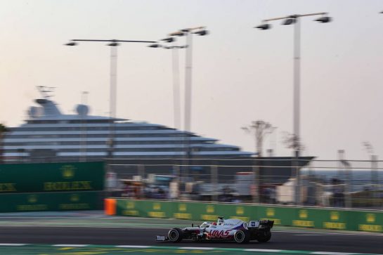 Nikita Mazepin (RUS), Haas F1 Team 03.12.2021 Formula 1 World Championship, Rd 21, Saudi Arabian Grand Prix, Jeddah, Saudi Arabia, Practice Day.- www.xpbimages.com, EMail: requests@xpbimages.com © Copyright: Charniaux / XPB Images