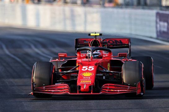 Carlos Sainz Jr (ESP) Ferrari SF-21.
03.12.2021 Formula 1 World Championship, Rd 21, Saudi Arabian Grand Prix, Jeddah, Saudi Arabia, Practice Day.
- www.xpbimages.com, EMail: requests@xpbimages.com © Copyright: Moy / XPB Images