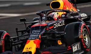 Verstappen: Red Bull struggling to get tyres up to temperature