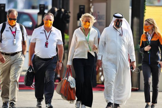 (L to R): Jeff Moorad (USA) MSP Sports Capital and McLaren Board Director; Zak Brown (USA) McLaren Executive Director with his wife Tracy Brown; Sheikh Mohammed bin Essa Al Khalifa (BRN) CEO of the Bahrain Economic Development Board and McLaren Shareholder.
04.12.2021. Formula 1 World Championship, Rd 21, Saudi Arabian Grand Prix, Jeddah, Saudi Arabia, Qualifying Day.
- www.xpbimages.com, EMail: requests@xpbimages.com © Copyright: Moy / XPB Images
