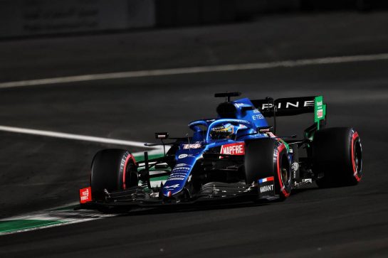 Fernando Alonso (ESP) Alpine F1 Team A521.
04.12.2021. Formula 1 World Championship, Rd 21, Saudi Arabian Grand Prix, Jeddah, Saudi Arabia, Qualifying Day.
- www.xpbimages.com, EMail: requests@xpbimages.com © Copyright: Moy / XPB Images