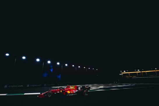 Carlos Sainz Jr (ESP) Ferrari SF-21.
04.12.2021. Formula 1 World Championship, Rd 21, Saudi Arabian Grand Prix, Jeddah, Saudi Arabia, Qualifying Day.
- www.xpbimages.com, EMail: requests@xpbimages.com © Copyright: Bearne / XPB Images