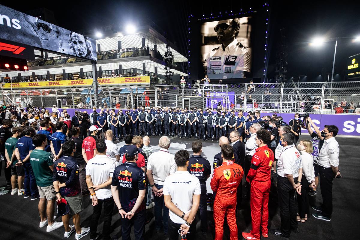 The Williams Racing team and the paddock observe a minute's silence for Frank Williams. 05.12.2021. Formula 1 World Championship, Rd 21, Saudi Arabian Grand Prix, Jeddah