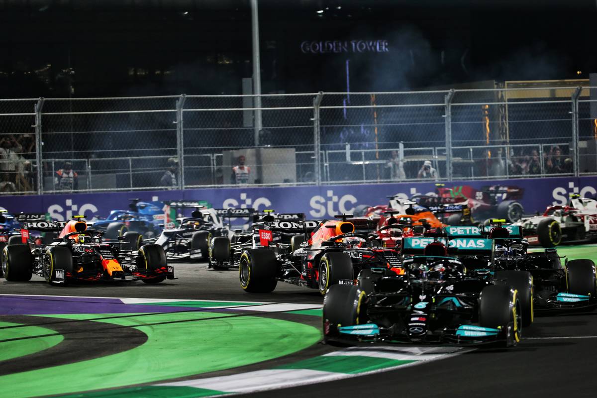 Saudi Arabian GP Sundays action in pictures