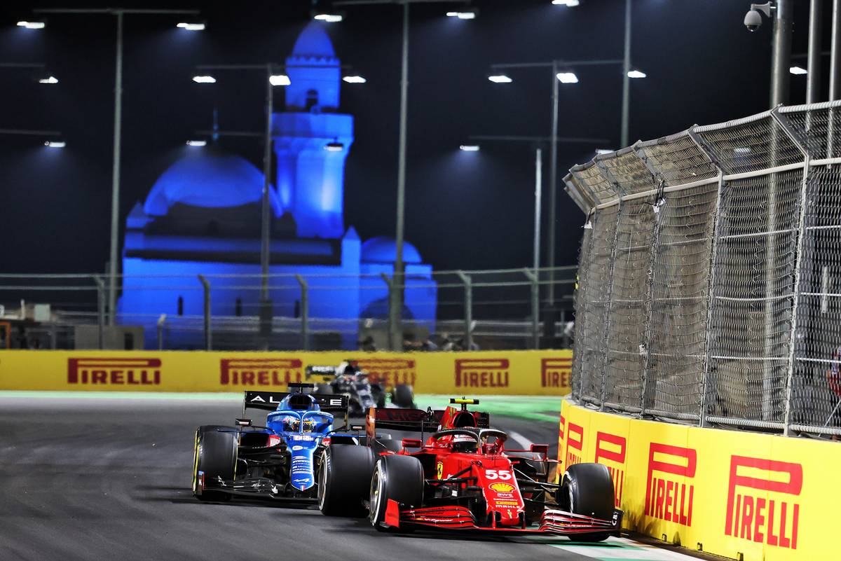 Saudi Arabian GP Sundays action in pictures