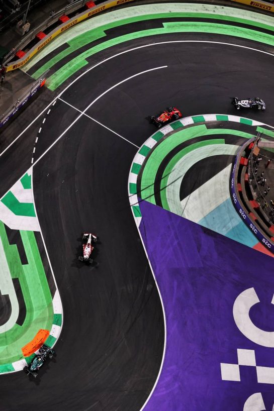 Yuki Tsunoda (JPN) AlphaTauri AT02 leads Carlos Sainz Jr (ESP) Ferrari SF-21 and Kimi Raikkonen (FIN) Alfa Romeo Racing C41.
05.12.2021. Formula 1 World Championship, Rd 21, Saudi Arabian Grand Prix, Jeddah, Saudi Arabia, Race Day.
- www.xpbimages.com, EMail: requests@xpbimages.com © Copyright: Moy / XPB Images