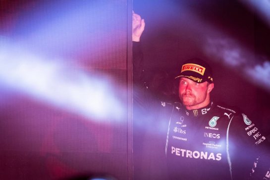 Third placed Valtteri Bottas (FIN) Mercedes AMG F1 on the podium.
05.12.2021. Formula 1 World Championship, Rd 21, Saudi Arabian Grand Prix, Jeddah, Saudi Arabia, Race Day.
- www.xpbimages.com, EMail: requests@xpbimages.com © Copyright: Bearne / XPB Images