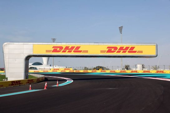 The new turn 9 circuit changes.08.12.2021. Formula 1 World Championship, Rd 22, Abu Dhabi Grand Prix, Yas Marina Circuit, Abu Dhabi, Preparation Day.- www.xpbimages.com, EMail: requests@xpbimages.com © Copyright: Batchelor / XPB Images