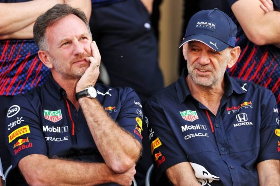 (L to R): Christian Horner (GBR) Red Bull Racing Team Principal and Adrian Newey (GBR) Red Bull Racing Chief Technical Officer at a team photograph.
09.12.2021. Formula 1 World Championship, Rd 22, Abu Dhabi Grand Prix, Yas Marina Circuit, Abu Dhabi, Preparation Day.
- www.xpbimages.com, EMail: requests@xpbimages.com © Copyright: Batchelor / XPB Images