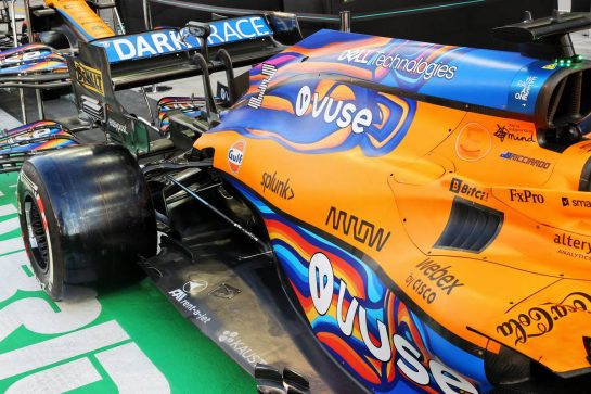 McLaren MCL35M - one-off livery.
09.12.2021. Formula 1 World Championship, Rd 22, Abu Dhabi Grand Prix, Yas Marina Circuit, Abu Dhabi, Preparation Day.
- www.xpbimages.com, EMail: requests@xpbimages.com © Copyright: Batchelor / XPB Images