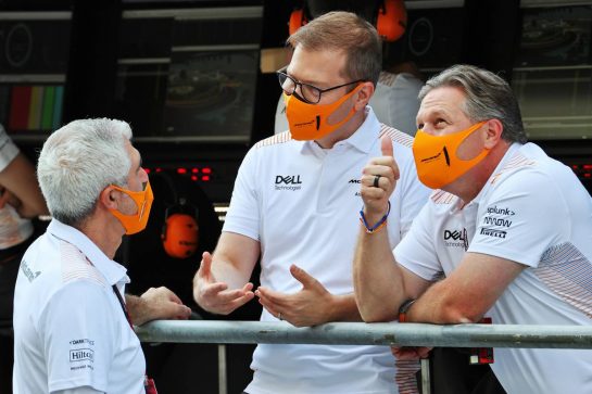 (L to R): Jahm Najafi (USA) Chairman/CEO of The Najafi Companies and McLaren Vice-Chairman, with Andreas Seidl, McLaren Managing Director and Zak Brown (USA) McLaren Executive Director.
10.12.2021. Formula 1 World Championship, Rd 22, Abu Dhabi Grand Prix, Yas Marina Circuit, Abu Dhabi, Practice Day.
- www.xpbimages.com, EMail: requests@xpbimages.com © Copyright: Batchelor / XPB Images