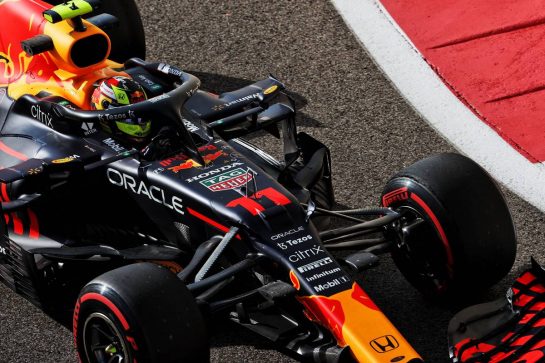 Sergio Perez (MEX) Red Bull Racing RB16B.
10.12.2021. Formula 1 World Championship, Rd 22, Abu Dhabi Grand Prix, Yas Marina Circuit, Abu Dhabi, Practice Day.
- www.xpbimages.com, EMail: requests@xpbimages.com © Copyright: Batchelor / XPB Images