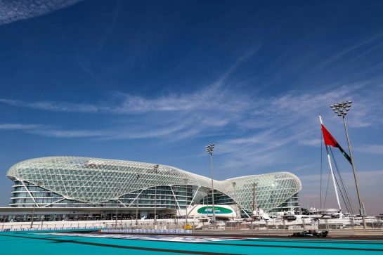 Lewis Hamilton (GBR), Mercedes AMG F1  
10.12.2021. Formula 1 World Championship, Rd 22, Abu Dhabi Grand Prix, Yas Marina Circuit, Abu Dhabi, Practice Day.
- www.xpbimages.com, EMail: requests@xpbimages.com © Copyright: Charniaux / XPB Images
