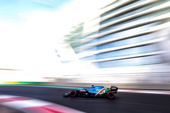 Fernando Alonso (ESP), Alpine F1 Team 10.12.2021. Formula 1 World Championship, Rd 22, Abu Dhabi Grand Prix, Yas Marina Circuit, Abu Dhabi, Practice Day.- www.xpbimages.com, EMail: requests@xpbimages.com © Copyright: Charniaux / XPB Images