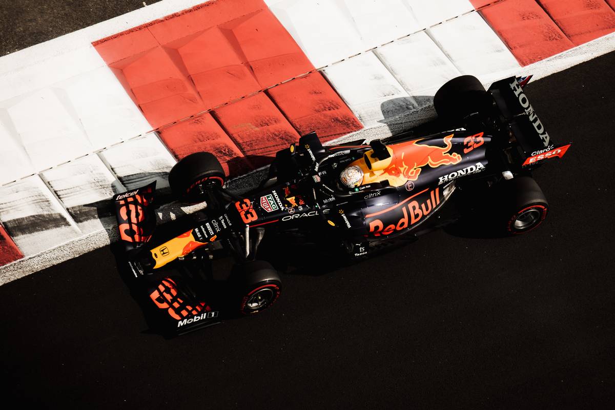 Max Verstappen (NLD) Red Bull Racing RB16B. 10.12.2021. Formula 1 World Championship, Rd 22, Abu Dhabi Grand Prix, Yas Marina