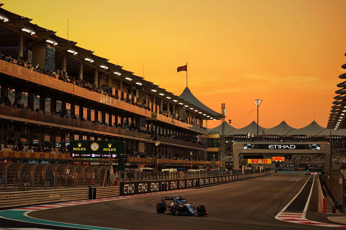 Fernando Alonso (ESP) Alpine F1 Team A521. 10.12.2021. Formula 1 World Championship, Rd 22, Abu Dhabi Grand Prix, Yas Marina Circuit, Abu Dhabi