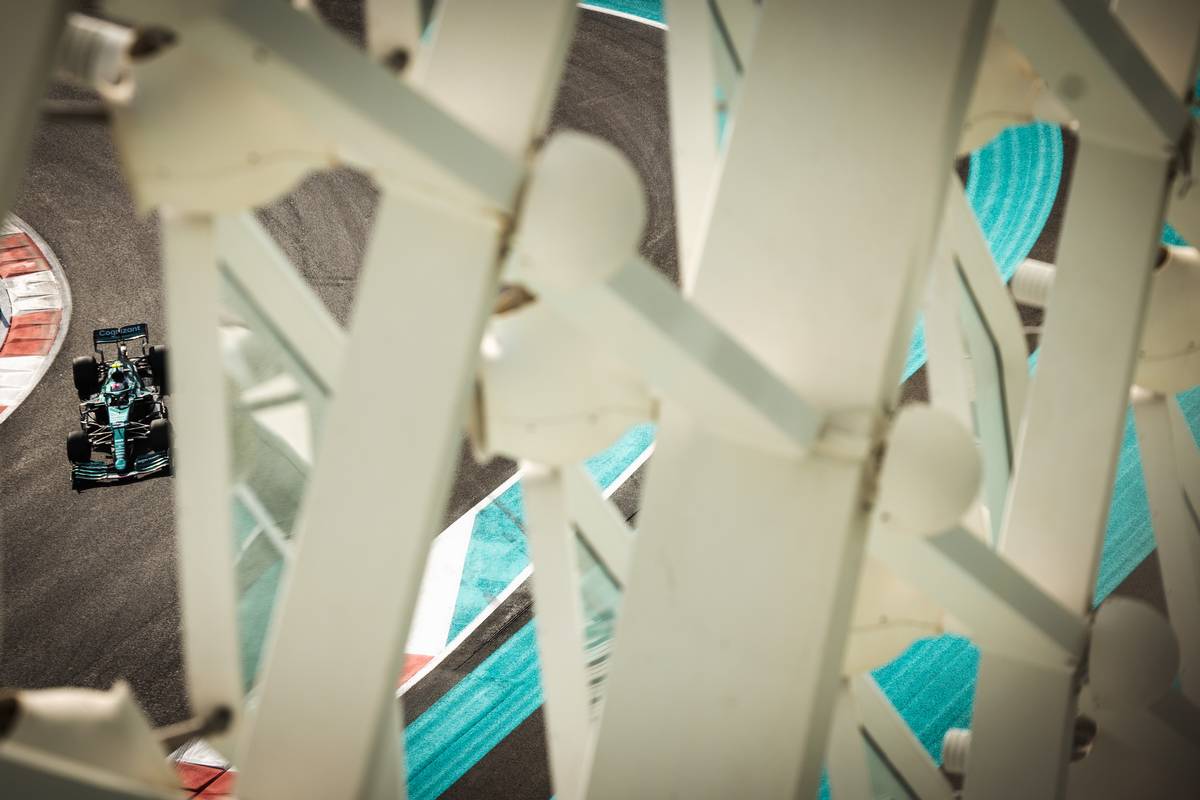 Sebastian Vettel (GER) Aston Martin F1 Team AMR21. 10.12.2021. Formula 1 World Championship, Rd 22, Abu Dhabi Grand Prix, Yas Marina