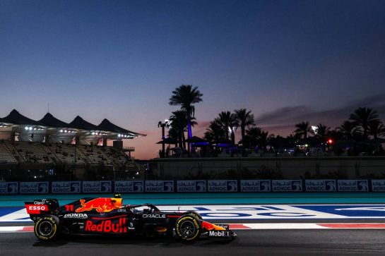 Sergio Perez (MEX), Red Bull Racing 10.12.2021. Formula 1 World Championship, Rd 22, Abu Dhabi Grand Prix, Yas Marina Circuit, Abu Dhabi, Practice Day.- www.xpbimages.com, EMail: requests@xpbimages.com © Copyright: Charniaux / XPB Images