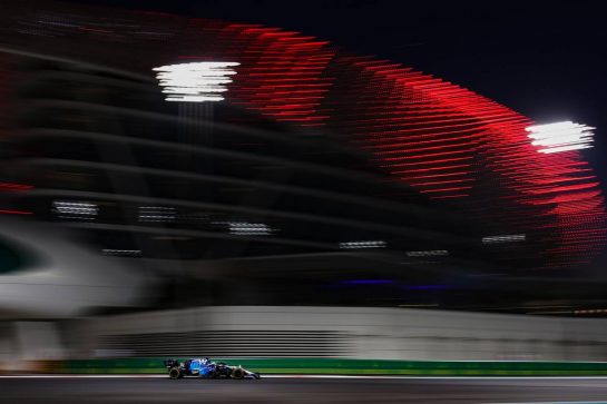 George Russell (GBR), Williams Racing 
10.12.2021. Formula 1 World Championship, Rd 22, Abu Dhabi Grand Prix, Yas Marina Circuit, Abu Dhabi, Practice Day.
- www.xpbimages.com, EMail: requests@xpbimages.com © Copyright: Charniaux / XPB Images