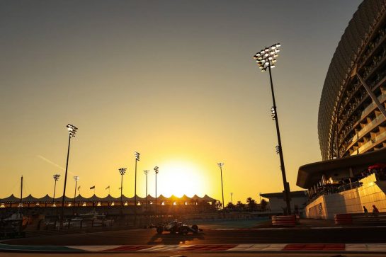 Fernando Alonso (ESP), Alpine F1 Team 10.12.2021. Formula 1 World Championship, Rd 22, Abu Dhabi Grand Prix, Yas Marina Circuit, Abu Dhabi, Practice Day.- www.xpbimages.com, EMail: requests@xpbimages.com © Copyright: Charniaux / XPB Images