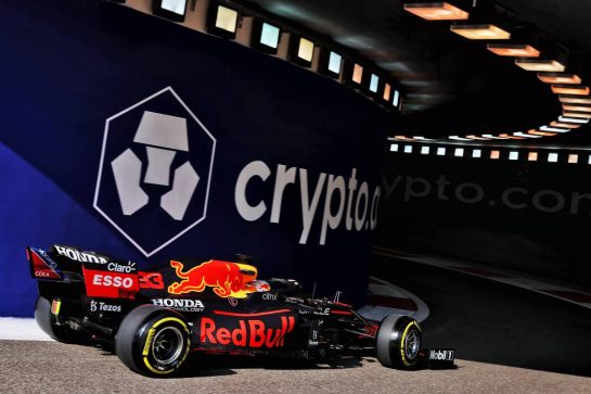 Max Verstappen (NLD) Red Bull Racing RB16B.
11.12.2021. Formula 1 World Championship, Rd 22, Abu Dhabi Grand Prix, Yas Marina Circuit, Abu Dhabi, Qualifying Day.
- www.xpbimages.com, EMail: requests@xpbimages.com © Copyright: Batchelor / XPB Images